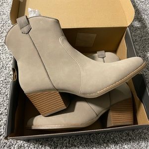 Women’s Taupe a.n.a Delno Boots